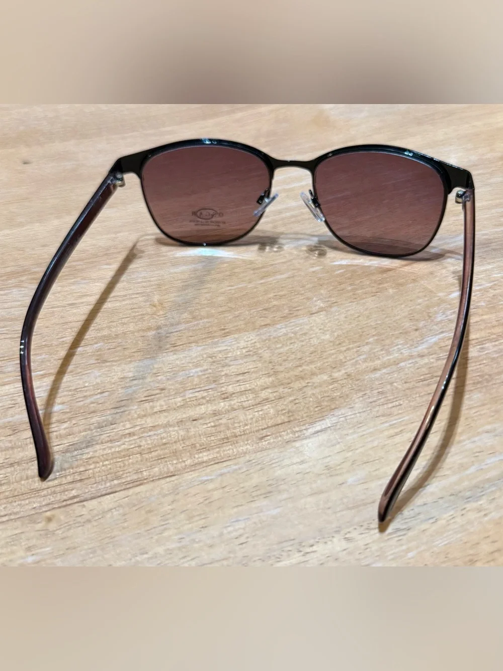 OSCAR by Oscar De la rent a black cat eye frame sunglasses
